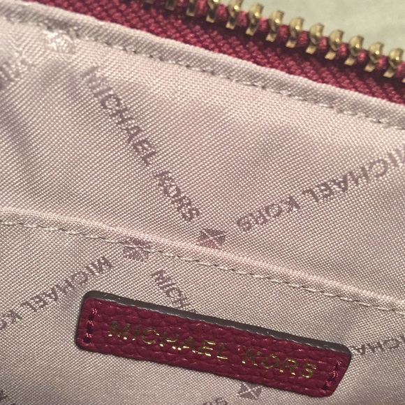 Michael Kors Mulberry Jet Set Travel XL Zip Clutch New - Picture 9 of 14